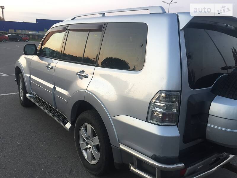 Позашляховик / Кросовер Mitsubishi Pajero Wagon 2007 в Хорошеві