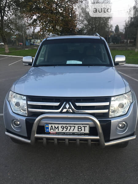 Позашляховик / Кросовер Mitsubishi Pajero Wagon 2007 в Хорошеві