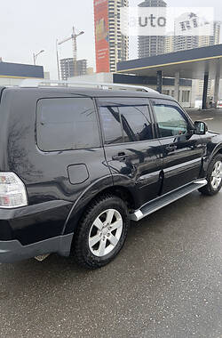 Позашляховик / Кросовер Mitsubishi Pajero Wagon 2008 в Києві