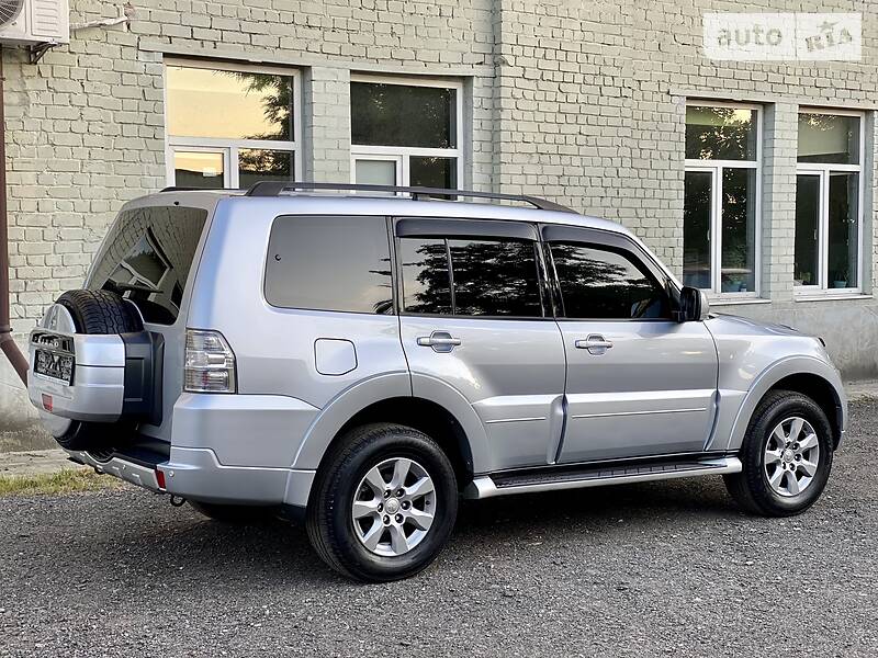 Универсал Mitsubishi Pajero Wagon 2011 в Киеве
