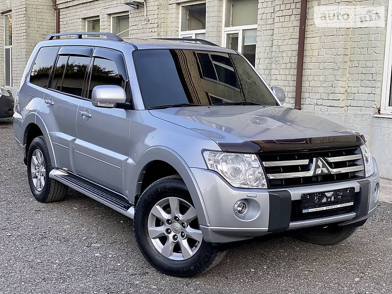 Универсал Mitsubishi Pajero Wagon 2011 в Киеве