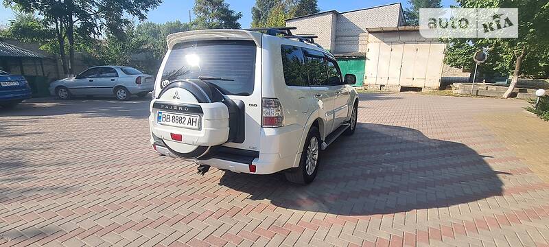 Внедорожник / Кроссовер Mitsubishi Pajero Wagon 2014 в Ирпене