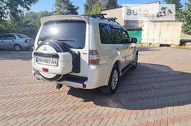Позашляховик / Кросовер Mitsubishi Pajero Wagon 2014 в  фото 15 Позашляховик / Кросовер Mitsubishi Pajero Wagon 2014 в