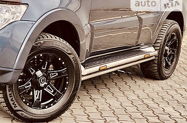 Позашляховик / Кросовер Mitsubishi Pajero Wagon 2008 в 