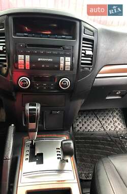 Внедорожник / Кроссовер Mitsubishi Pajero Wagon 2008 в 