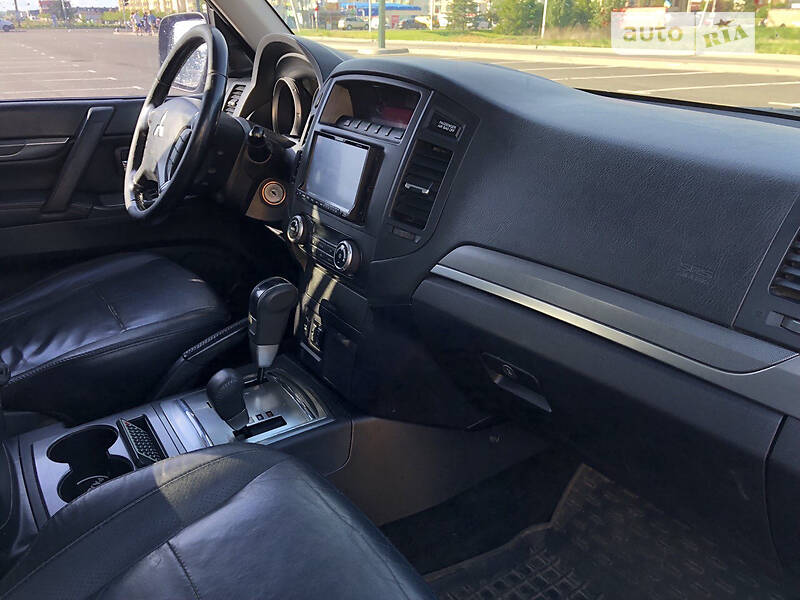 Внедорожник / Кроссовер Mitsubishi Pajero Wagon 2010 в Киеве