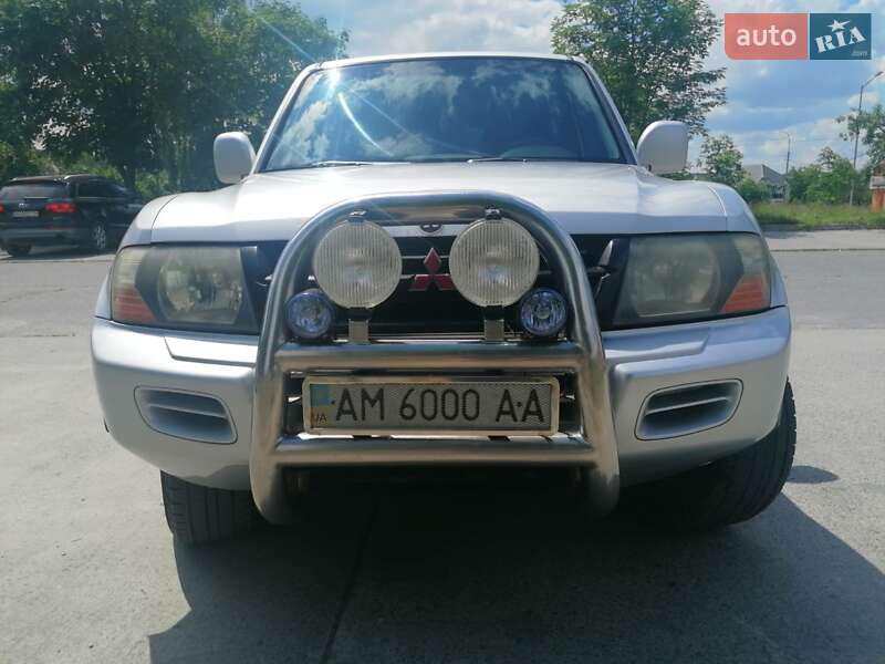 Позашляховик / Кросовер Mitsubishi Pajero Wagon 2000 в Звягелі