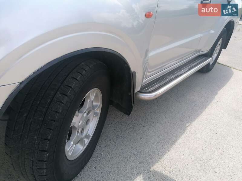 Позашляховик / Кросовер Mitsubishi Pajero Wagon 2000 в Звягелі