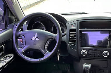 Внедорожник / Кроссовер Mitsubishi Pajero Wagon 2008 в 