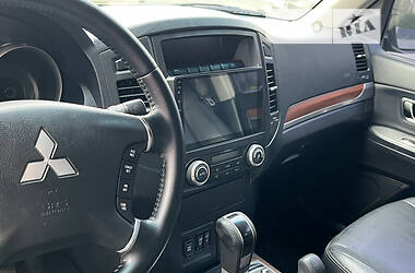 Внедорожник / Кроссовер Mitsubishi Pajero Wagon 2008 в 