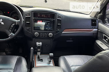 Внедорожник / Кроссовер Mitsubishi Pajero Wagon 2008 в 