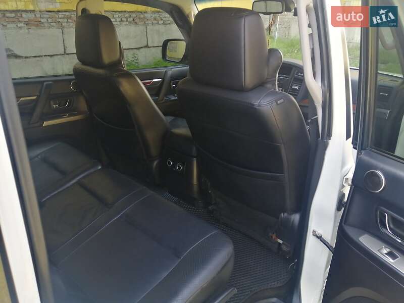 Внедорожник / Кроссовер Mitsubishi Pajero Wagon 2011 в Великой Александровке фото 5 Внедорожник / Кроссовер Mitsubishi Pajero Wagon 2011 в Великой Александровке