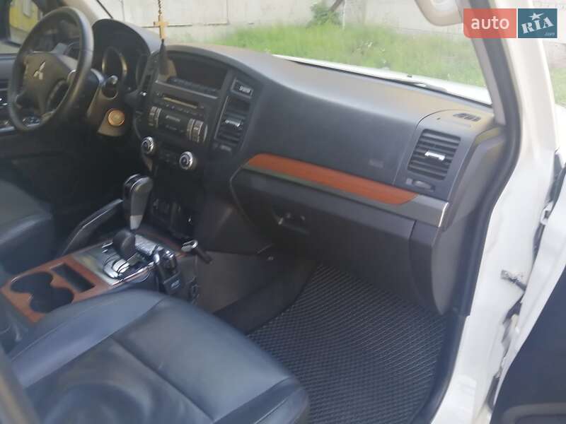 Внедорожник / Кроссовер Mitsubishi Pajero Wagon 2011 в Великой Александровке фото 7 Внедорожник / Кроссовер Mitsubishi Pajero Wagon 2011 в Великой Александровке