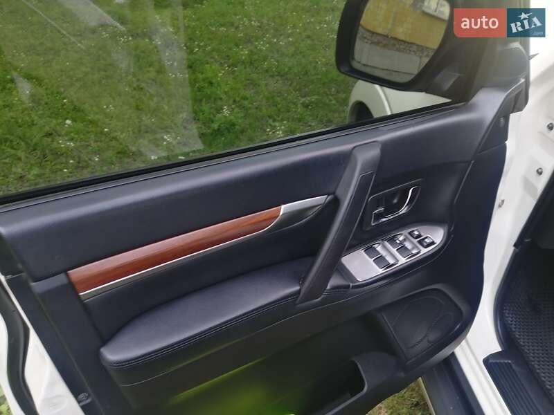 Внедорожник / Кроссовер Mitsubishi Pajero Wagon 2011 в Великой Александровке фото 19 Внедорожник / Кроссовер Mitsubishi Pajero Wagon 2011 в Великой Александровке