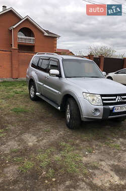 Mitsubishi Pajero Wagon 2011