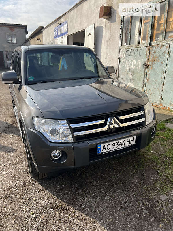 Внедорожник / Кроссовер Mitsubishi Pajero Wagon 2010 в Мукачево