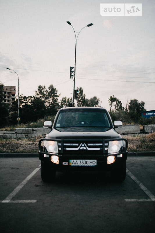 Позашляховик / Кросовер Mitsubishi Pajero Wagon 2008 в Києві