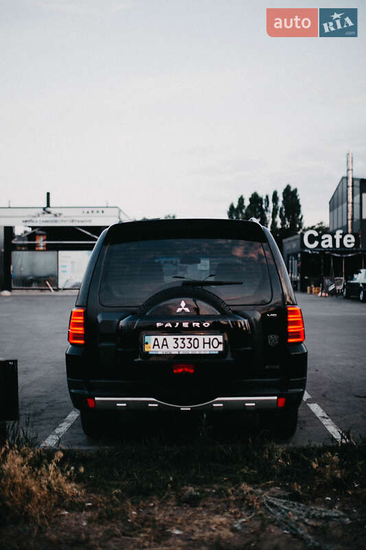 Позашляховик / Кросовер Mitsubishi Pajero Wagon 2008 в Києві