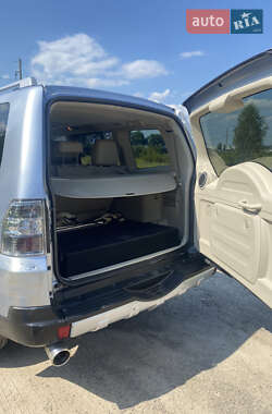 Внедорожник / Кроссовер Mitsubishi Pajero Wagon 2007 в 