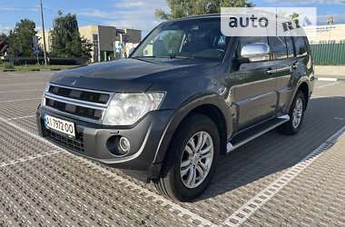 Mitsubishi Pajero Wagon 2013