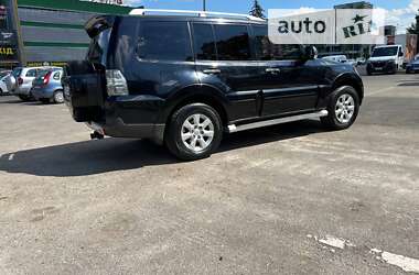 Внедорожник / Кроссовер Mitsubishi Pajero Wagon 2007 в 