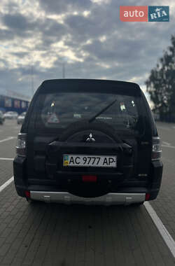 Внедорожник / Кроссовер Mitsubishi Pajero Wagon 2008 в 