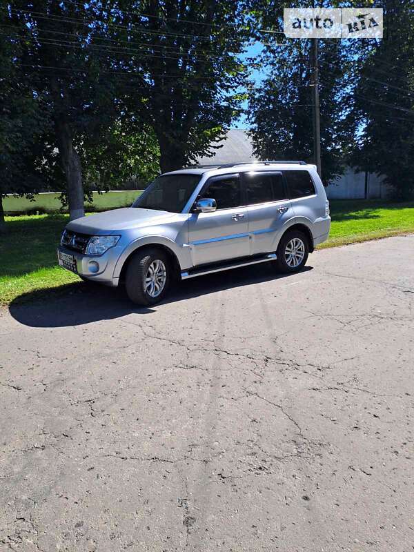 Позашляховик / Кросовер Mitsubishi Pajero Wagon 2012 в Лохвиці