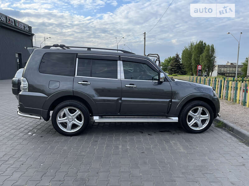 Позашляховик / Кросовер Mitsubishi Pajero Wagon 2013 в Дніпрі
