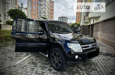 Внедорожник / Кроссовер Mitsubishi Pajero Wagon 2008 в 