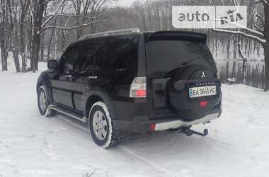 Внедорожник / Кроссовер Mitsubishi Pajero Wagon 2008 в 