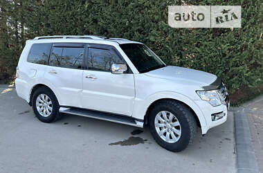 Внедорожник / Кроссовер Mitsubishi Pajero Wagon 2011 в 