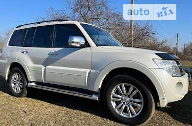 Mitsubishi Pajero Wagon 2014