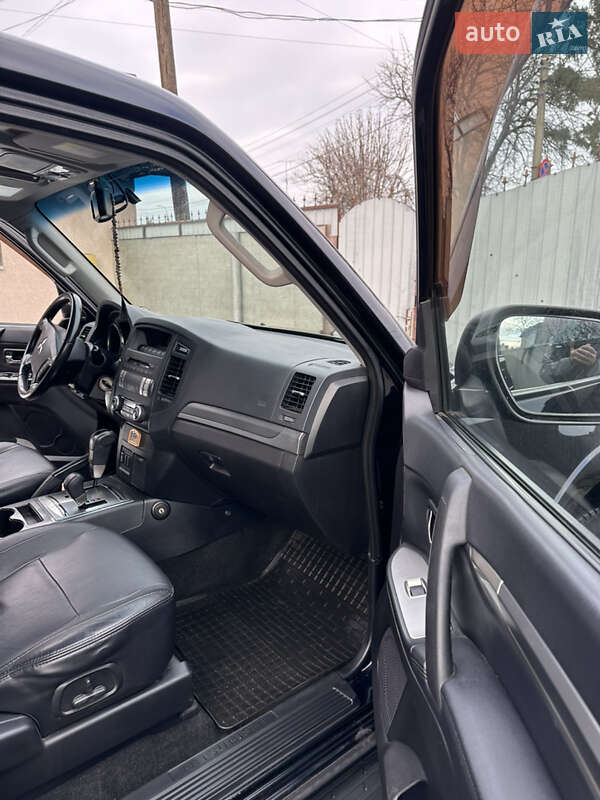 Внедорожник / Кроссовер Mitsubishi Pajero Wagon 2010 в Нежине