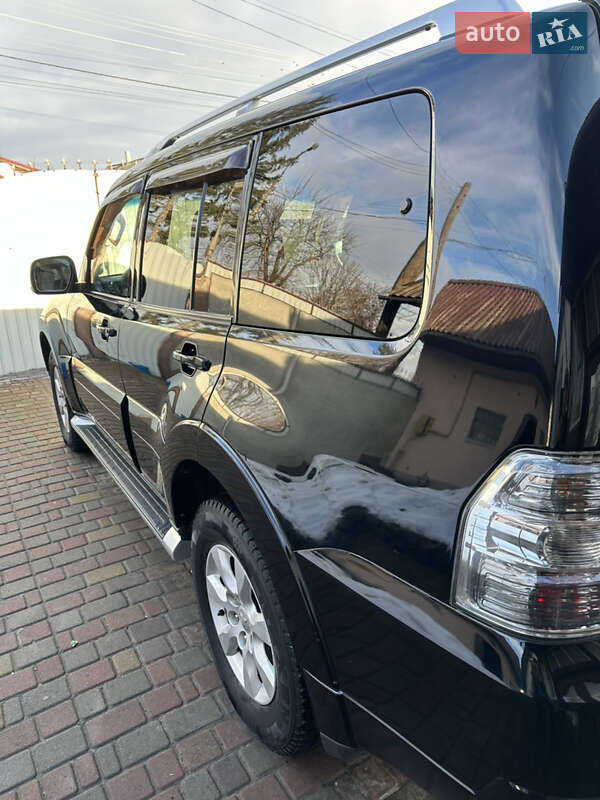 Внедорожник / Кроссовер Mitsubishi Pajero Wagon 2010 в Нежине