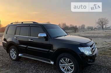 Внедорожник / Кроссовер Mitsubishi Pajero Wagon 2012 в Чернобае