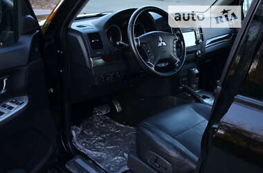 Внедорожник / Кроссовер Mitsubishi Pajero Wagon 2013 в Днепре