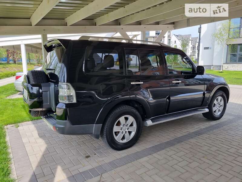 Внедорожник / Кроссовер Mitsubishi Pajero Wagon 2008 в Киеве