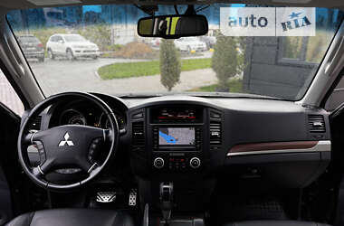 Внедорожник / Кроссовер Mitsubishi Pajero Wagon 2011 в Хмельницком