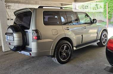 Mitsubishi Pajero Wagon 2014