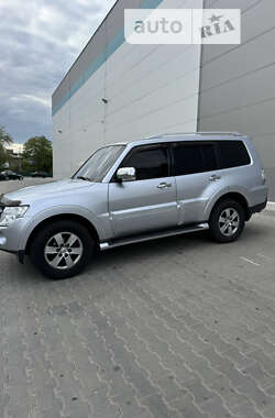 Внедорожник / Кроссовер Mitsubishi Pajero Wagon 2008 в Киеве