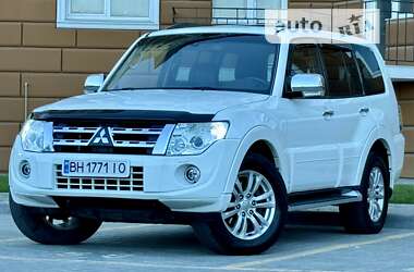 Mitsubishi Pajero Wagon 2013