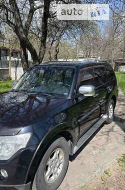 Внедорожник / Кроссовер Mitsubishi Pajero Wagon 2007 в 
