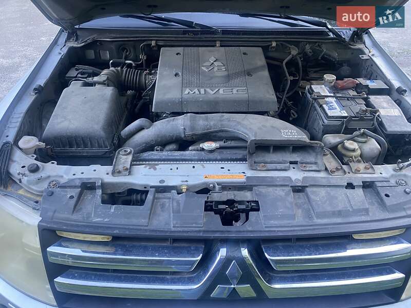Внедорожник / Кроссовер Mitsubishi Pajero Wagon 2007 в Львове