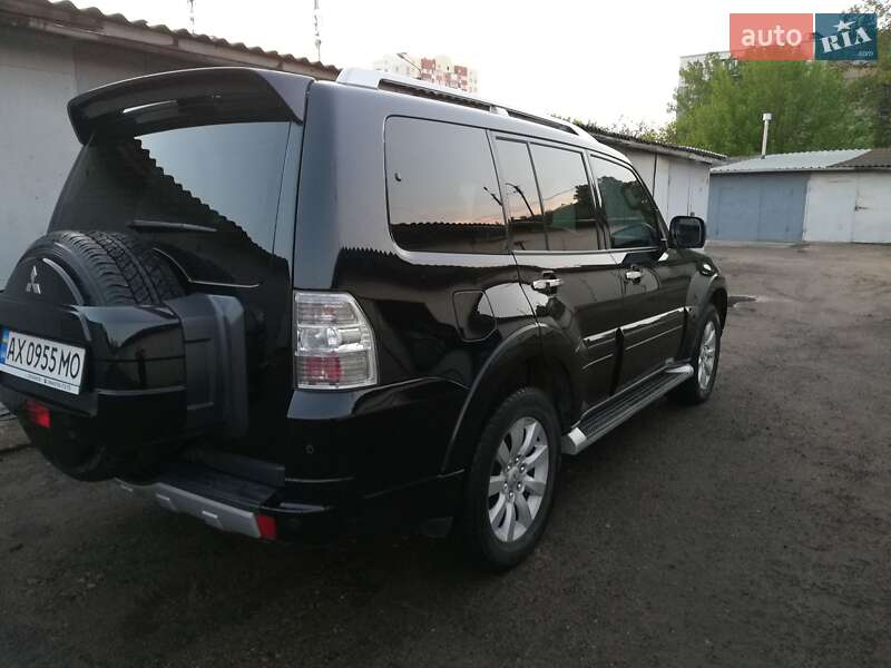 Позашляховик / Кросовер Mitsubishi Pajero Wagon 2011 в Харкові