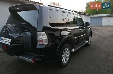 Внедорожник / Кроссовер Mitsubishi Pajero Wagon 2011 в 