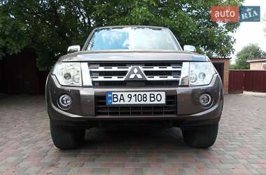 Mitsubishi Pajero Wagon 2013