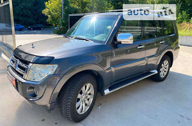 Внедорожник / Кроссовер Mitsubishi Pajero Wagon 2011 в Киеве