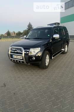 Внедорожник / Кроссовер Mitsubishi Pajero Wagon 2009 в Нововолынске