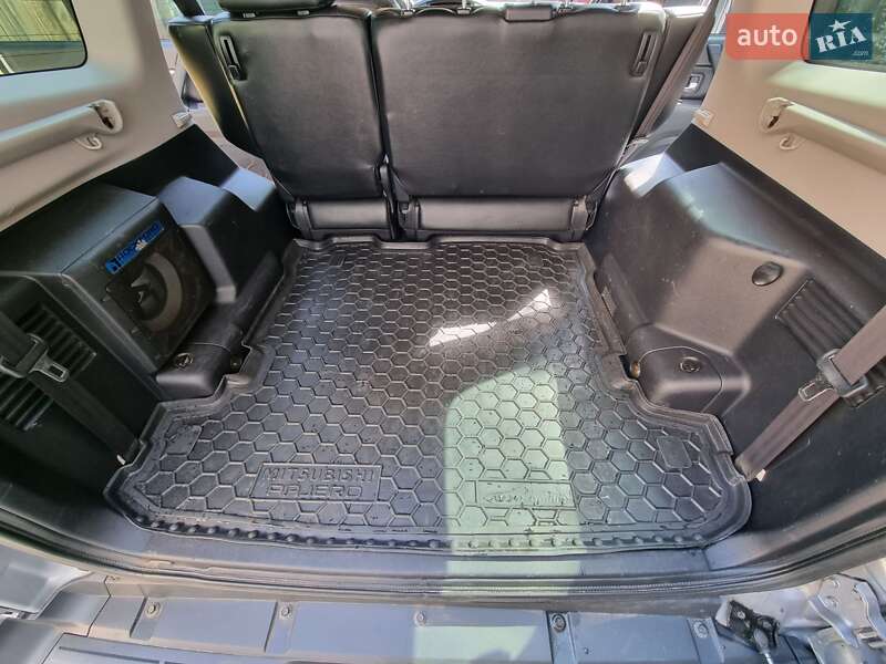 Позашляховик / Кросовер Mitsubishi Pajero Wagon 2008 в Києві