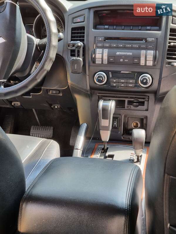 Позашляховик / Кросовер Mitsubishi Pajero Wagon 2008 в Києві